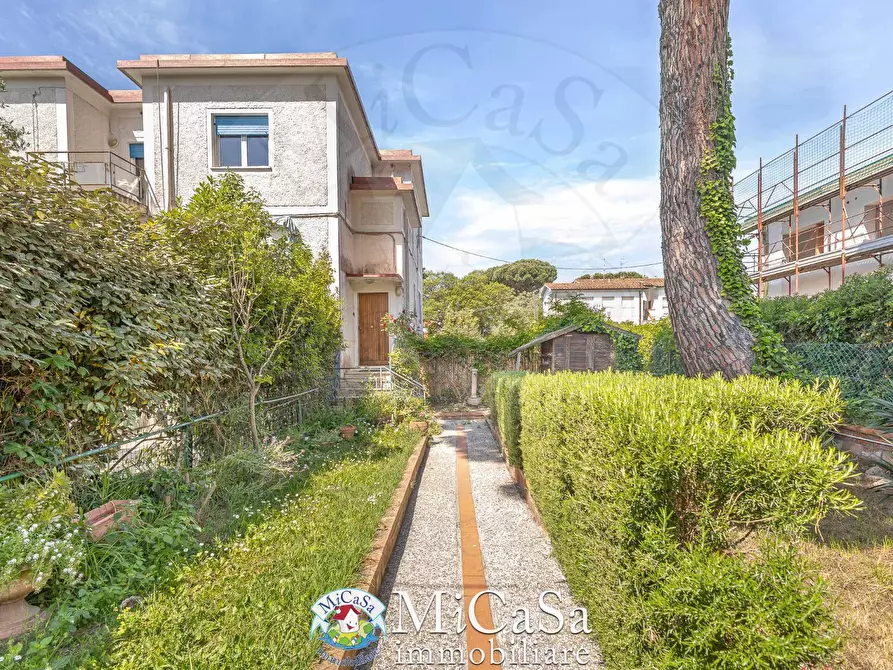 Immagine 4 di Appartamento in vendita  in via dei biancospini a Pisa