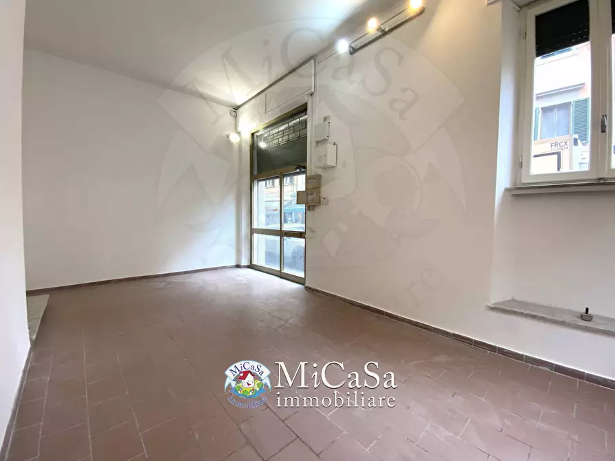 Immagine 4 di Locale commerciale in vendita  in Via Giuseppe Garibaldi a Pisa
