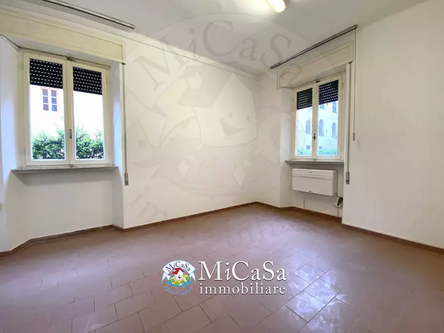 Immagine 9 di Locale commerciale in vendita  in Via Giuseppe Garibaldi a Pisa