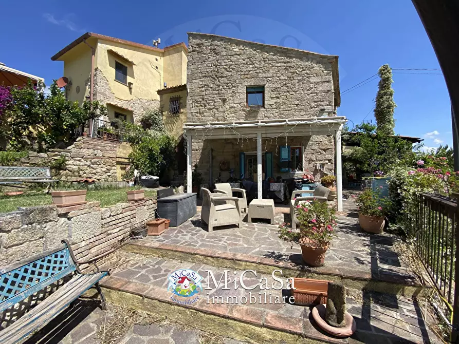 Immagine 11 di Casa bifamiliare in vendita  in Via del Pino a Collesalvetti