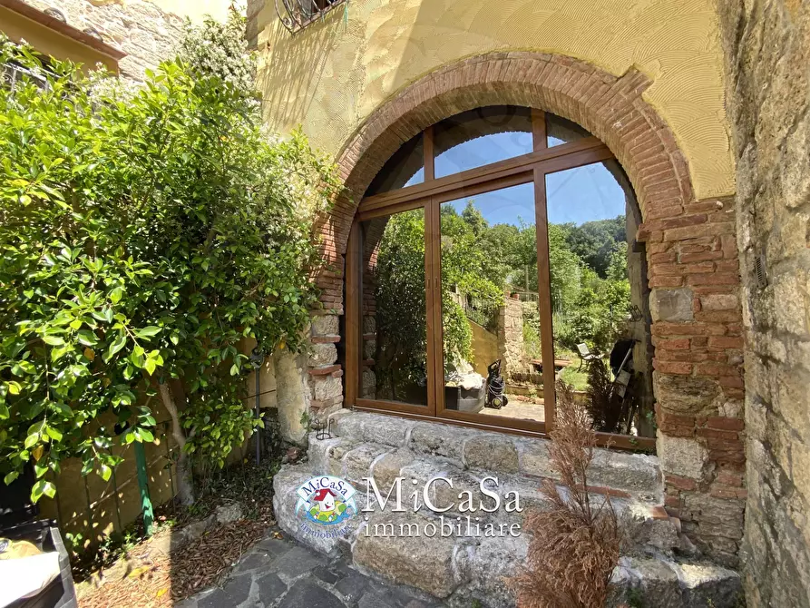 Immagine 8 di Casa bifamiliare in vendita  in Via del Pino a Collesalvetti