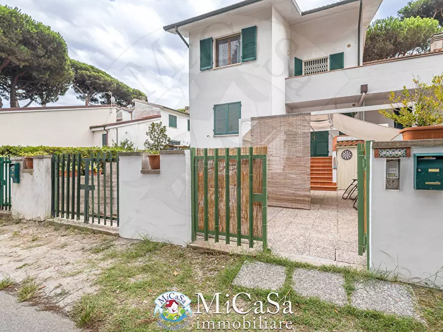 Immagine 17 di Appartamento in vendita  in Via Degli Alberi a Pisa