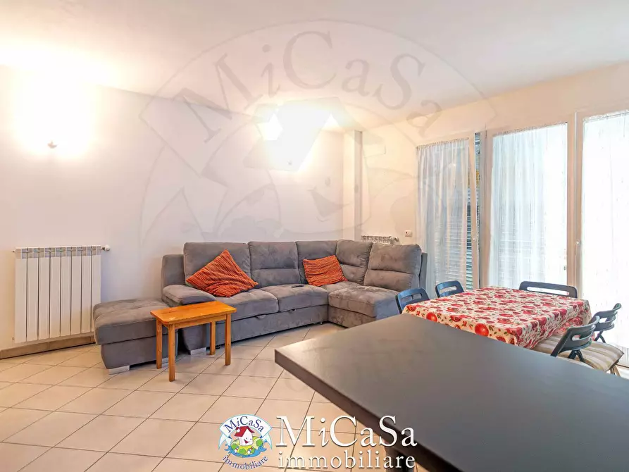 Immagine 2 di Appartamento in vendita  in Via Delle Mimose a Pisa