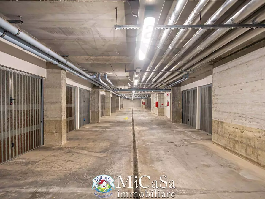 Immagine 15 di Appartamento in vendita  in Via Delle Mimose a Pisa