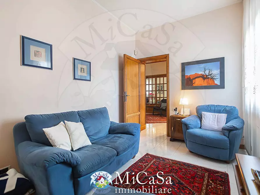 Immagine 11 di Villa in vendita  in Via Degli Alberi a Pisa