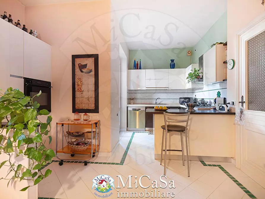 Immagine 15 di Villa in vendita  in Via Degli Alberi a Pisa