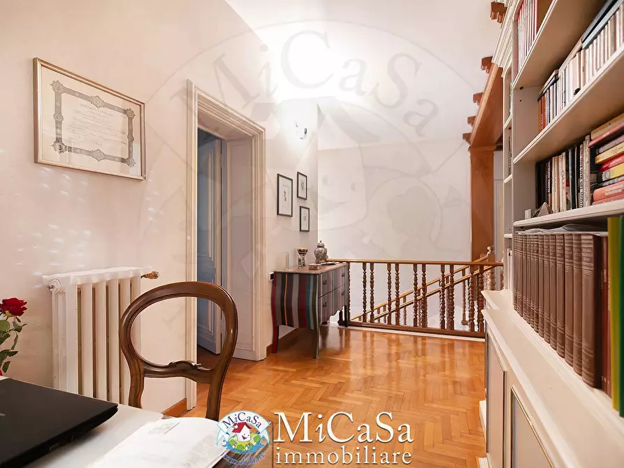 Immagine 20 di Villa in vendita  in Via Degli Alberi a Pisa