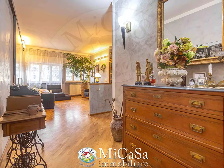 Immagine 6 di Appartamento in vendita  in Via Delle Trincere a Pisa