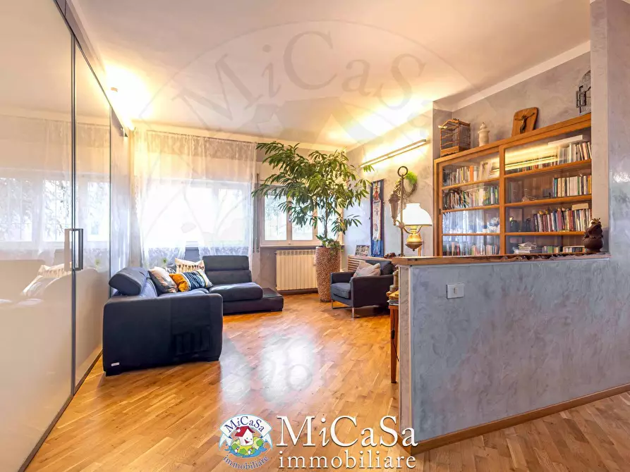 Immagine 1 di Appartamento in vendita  in Via Delle Trincere a Pisa