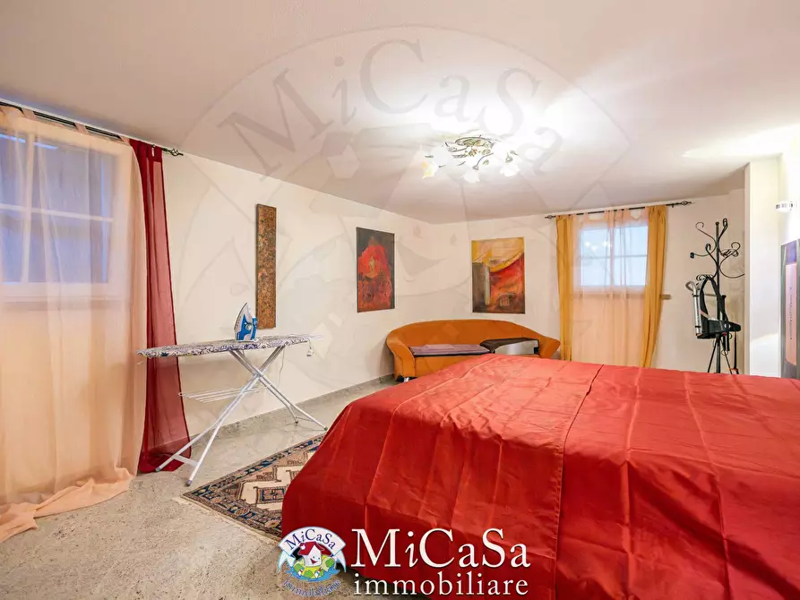 Immagine 27 di Villa in vendita  in via tronto a Cecina