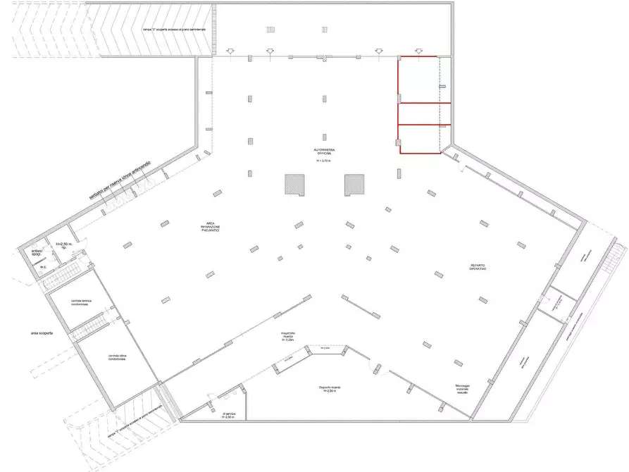 Immagine 2 di Box auto in vendita  in Via Peucetia a Bari