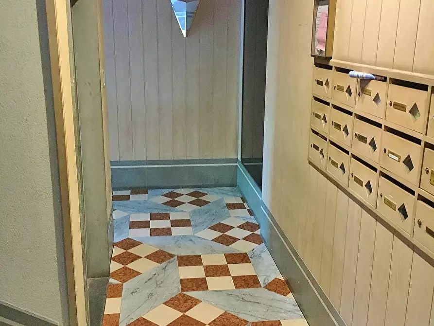 Immagine 3 di Ufficio in vendita  in Stradella Barone a Bari