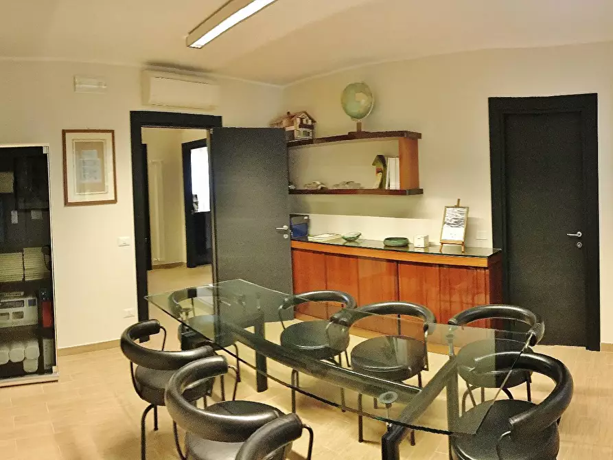 Immagine 6 di Ufficio in vendita  in Stradella Barone a Bari