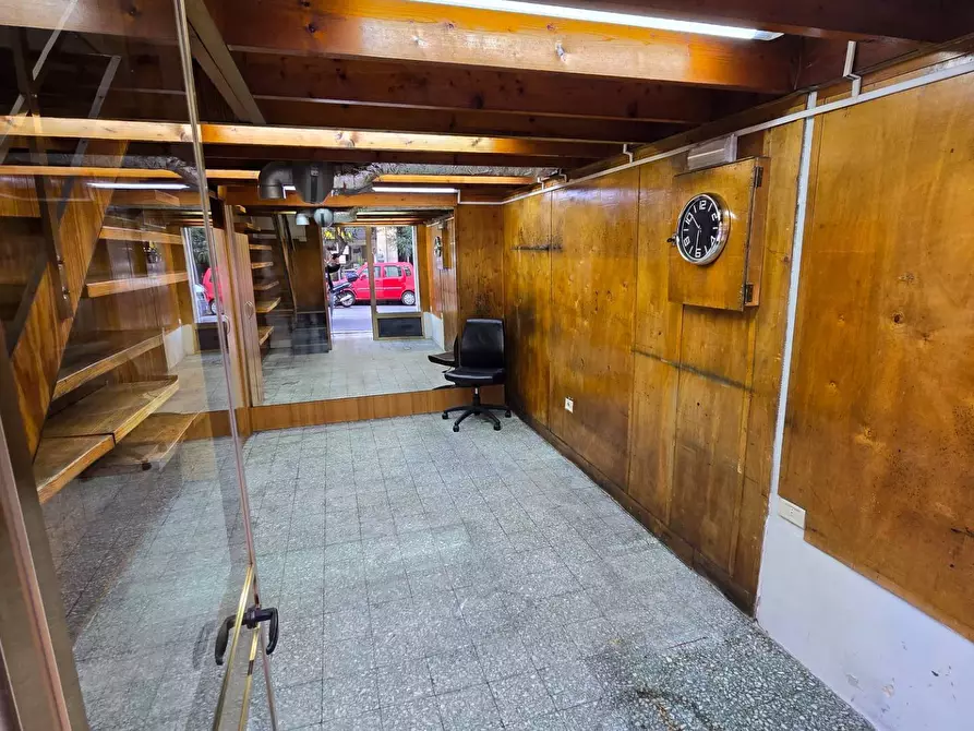 Immagine 2 di Locale commerciale in affitto  in Viale Quinto Ennio a Bari