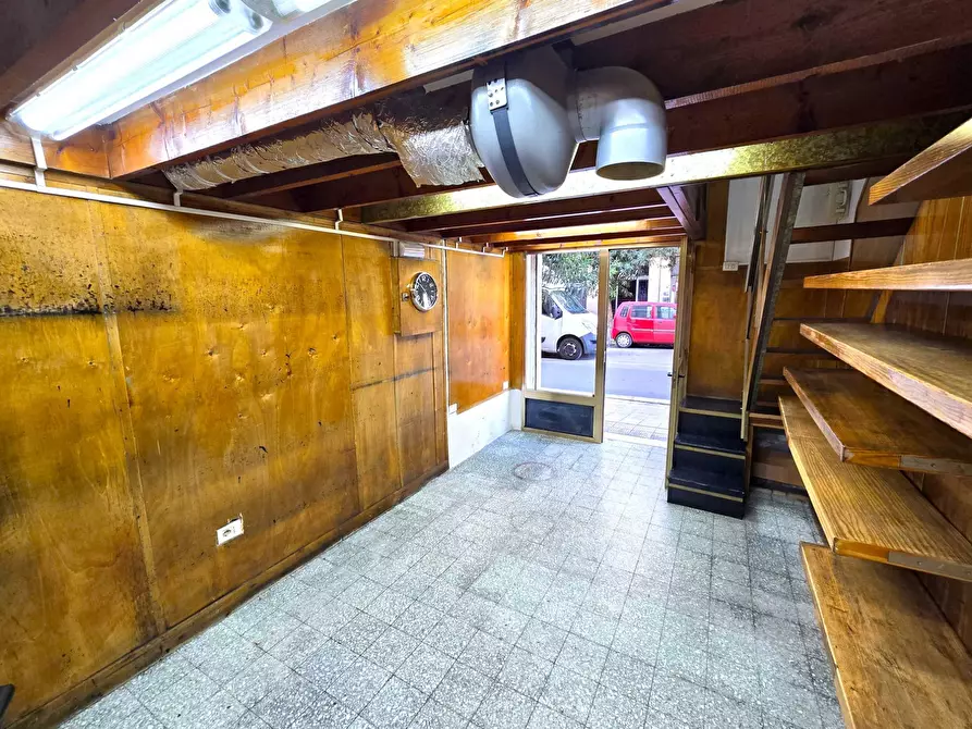 Immagine 4 di Locale commerciale in affitto  in Viale Quinto Ennio a Bari