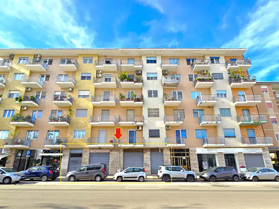 Immagine 1 di Locale commerciale in affitto  in via fanelli a Bari