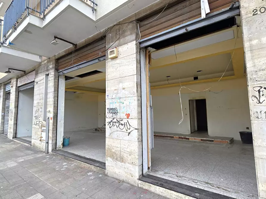 Immagine 2 di Locale commerciale in affitto  in via fanelli a Bari