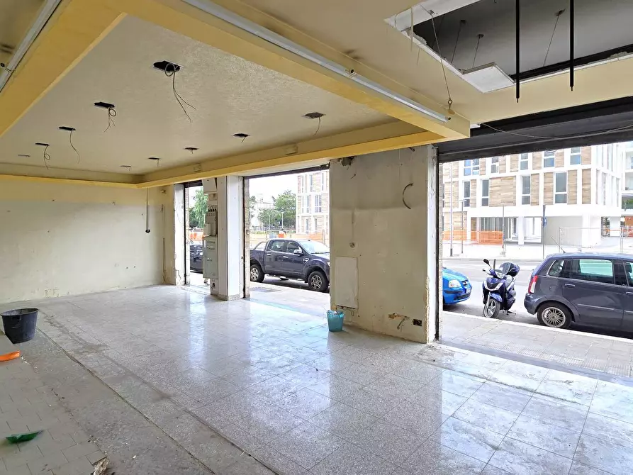 Immagine 3 di Locale commerciale in affitto  in via fanelli a Bari