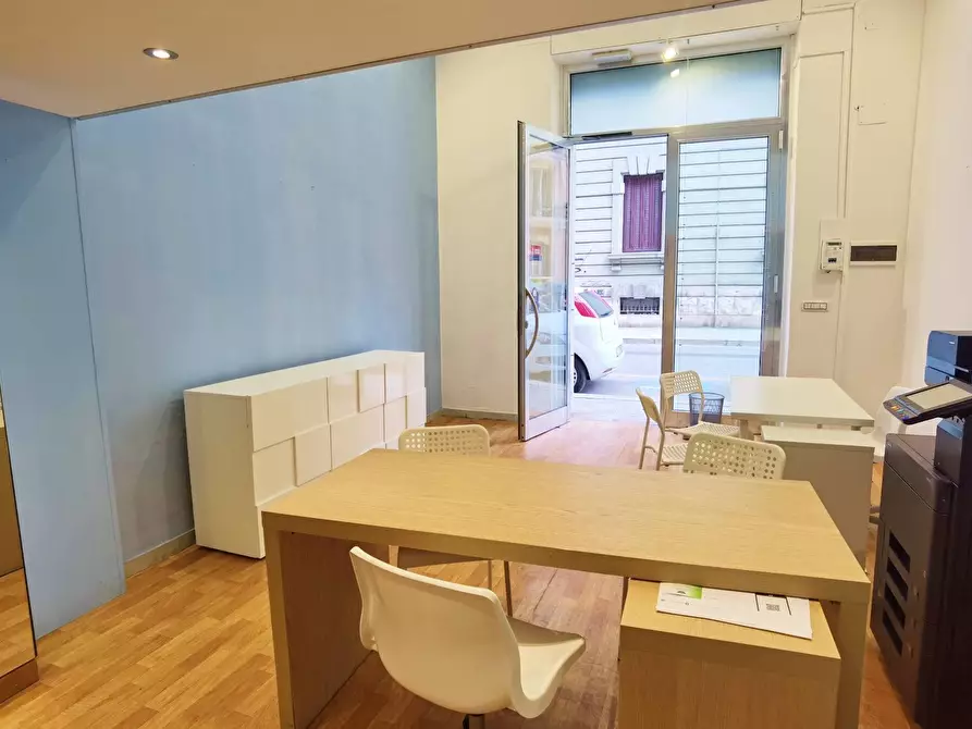 Immagine 5 di Locale commerciale in vendita  in VIA DEI MILLE a Bari