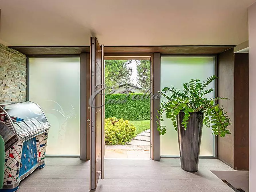 Immagine 4 di Villa in vendita  in Piazza Castello a Carimate