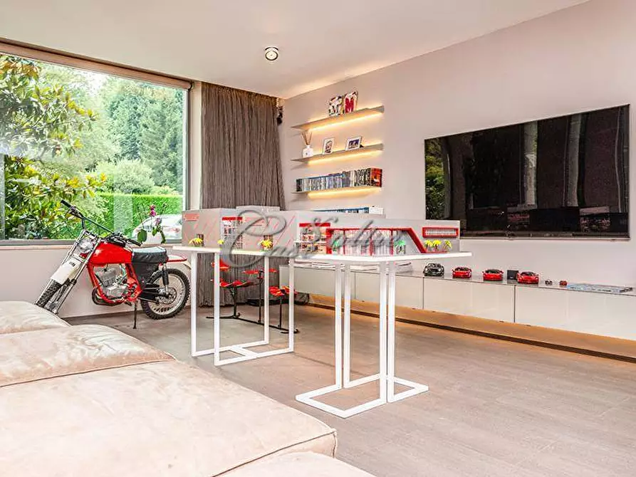 Immagine 14 di Villa in vendita  in Piazza Castello a Carimate