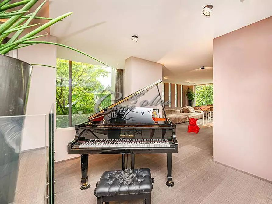 Immagine 16 di Villa in vendita  in Piazza Castello a Carimate