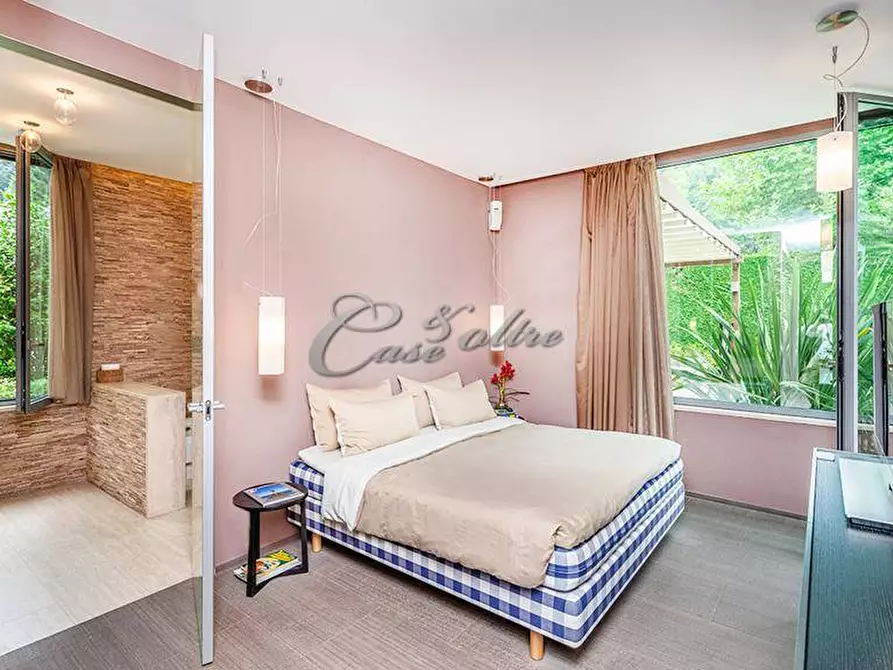 Immagine 22 di Villa in vendita  in Piazza Castello a Carimate