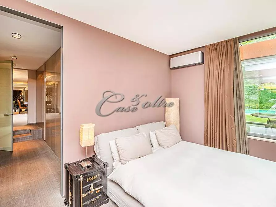 Immagine 25 di Villa in vendita  in Piazza Castello a Carimate