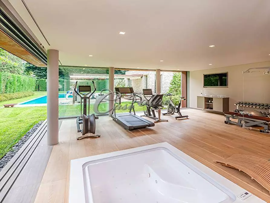 Immagine 29 di Villa in vendita  in Piazza Castello a Carimate