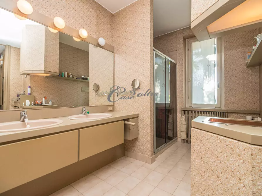 Immagine 22 di Villa in vendita  in Viale Europa a Fenegrò