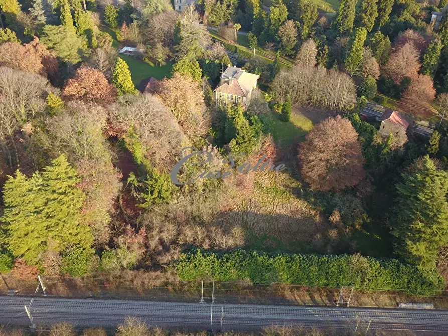 Immagine 1 di Villa in vendita  in Via Marinotti a Cadorago