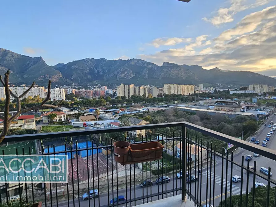 Immagine 4 di Appartamento in vendita  in Via Albiri a Palermo