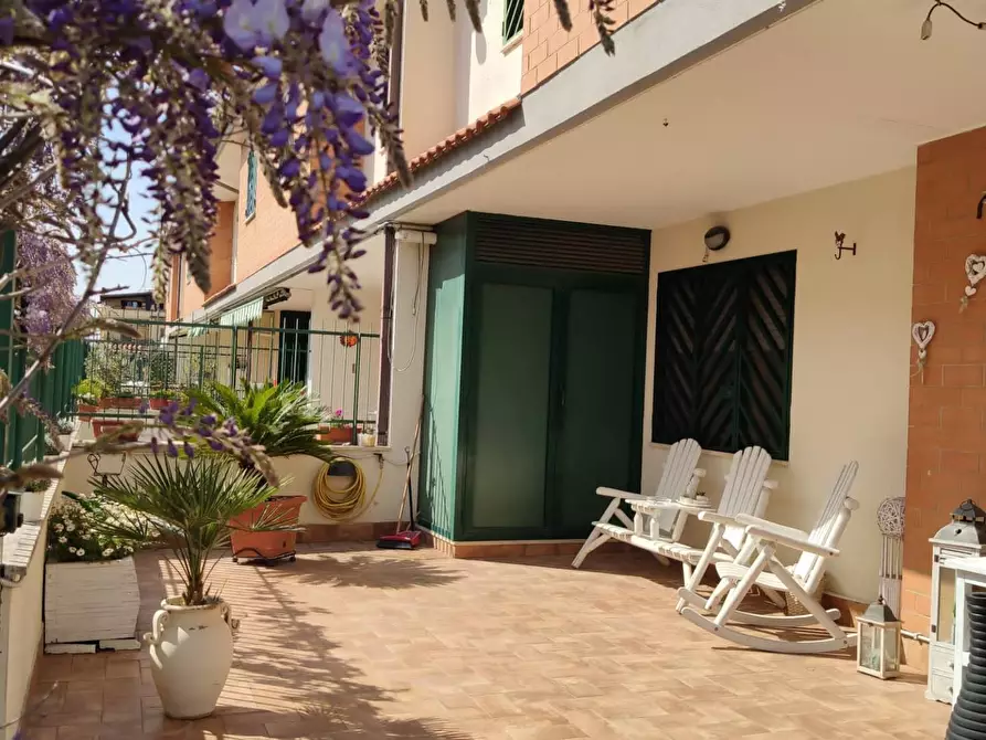 Immagine 1 di Casa indipendente in vendita  in via cesare augusto a Guidonia Montecelio