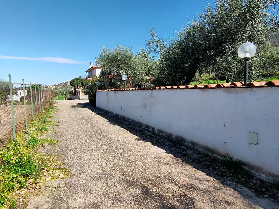 Immagine 2 di Villa in vendita  in via delle pilozze a Palombara Sabina