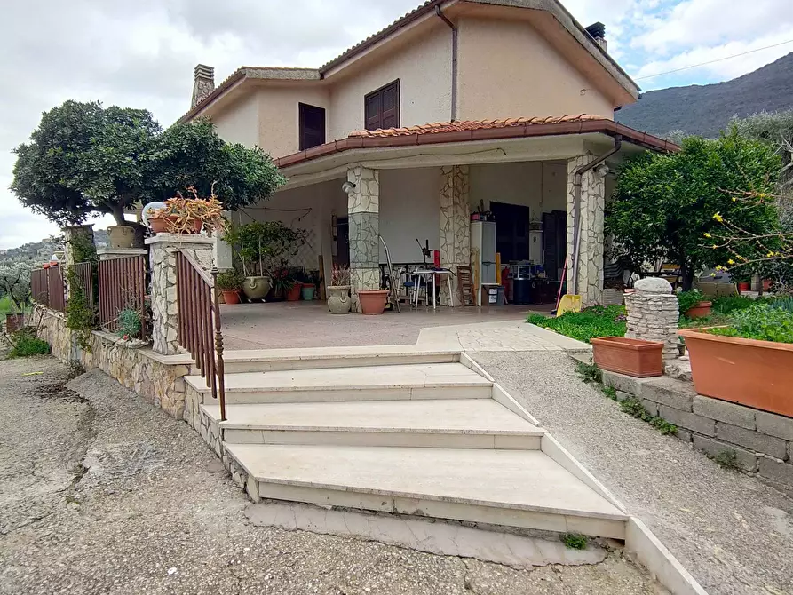 casa indipendente in vendita a Palombara Sabina