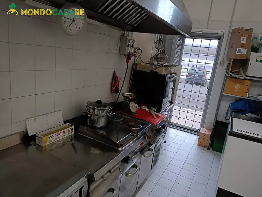 Immagine 7 di Attività commerciale in vendita  in piazza caduti sul lavoro a Monterotondo