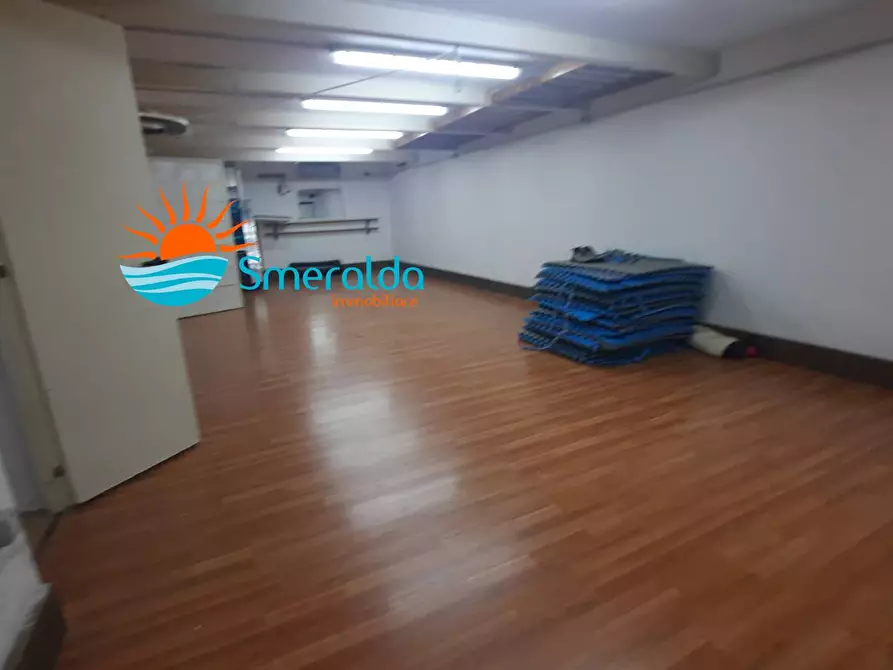 Immagine 26 di Locale commerciale in vendita  in Via Petra Bianca angolo vi Asinara a Trinità D'agultu E Vignola