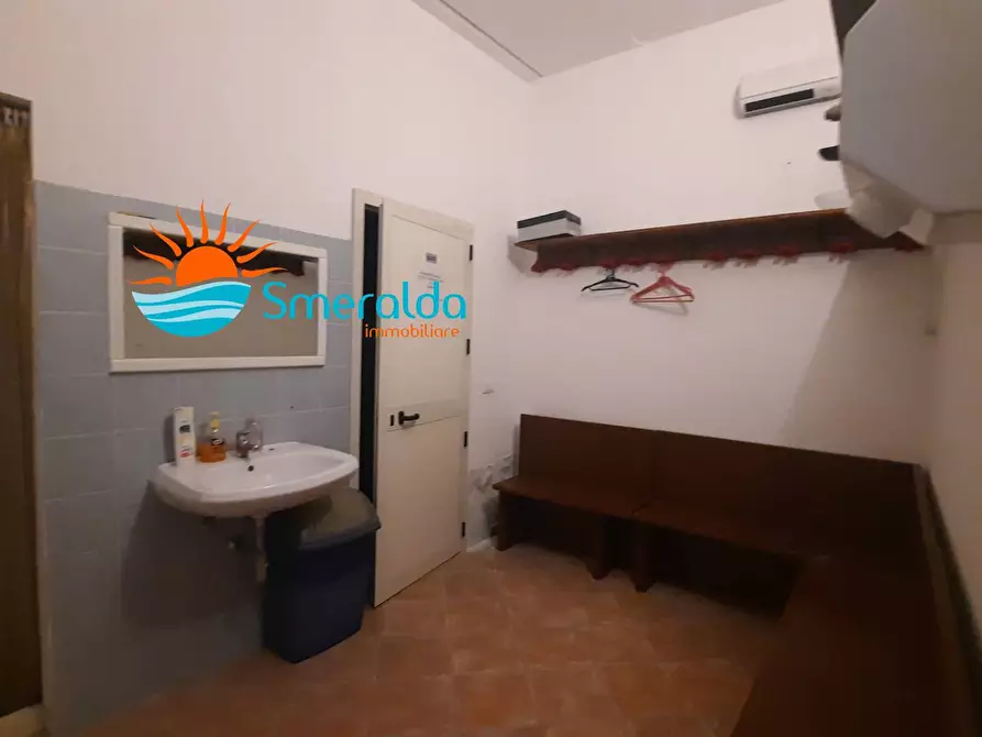 Immagine 30 di Locale commerciale in vendita  in Via Petra Bianca angolo vi Asinara a Trinità D'agultu E Vignola