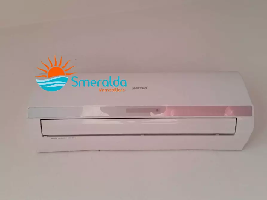 Immagine 26 di Attico in vendita  in via goceano a Olbia