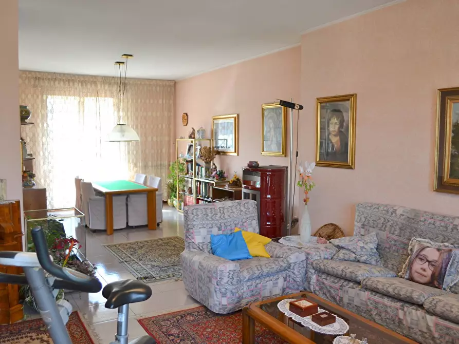 Immagine 5 di Villa in vendita  in via bustigatti a Capriate San Gervasio