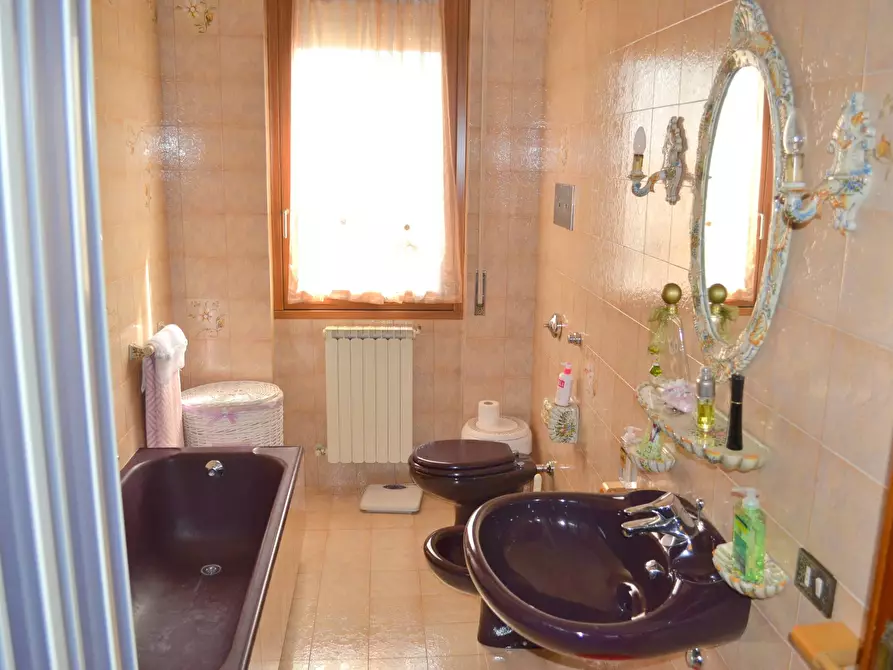 Immagine 13 di Villa in vendita  in via bustigatti a Capriate San Gervasio