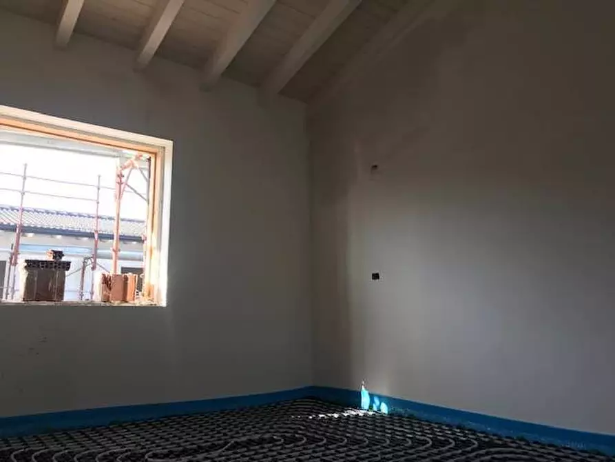 Immagine 6 di Appartamento in vendita  in via verona a Calvenzano