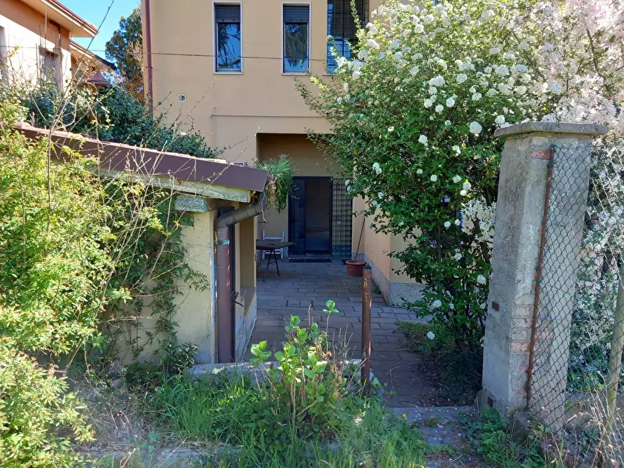 Immagine 2 di Villa in vendita  in via bergamo a Capriate San Gervasio