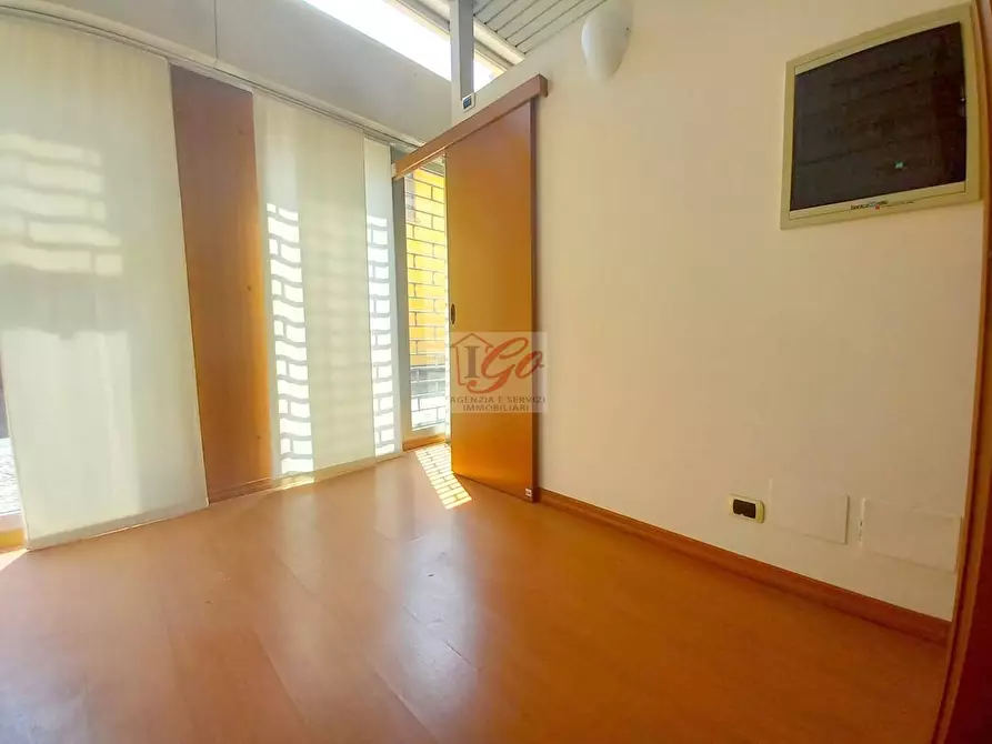 Immagine 9 di Negozio in vendita  in via trento e trieste a Trezzo Sull'adda