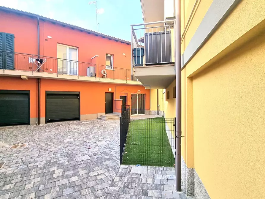 Immagine 2 di Appartamento in vendita  in via Verga a Osio Sotto