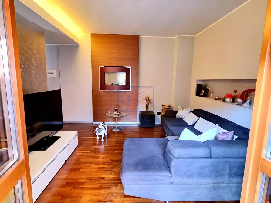 Immagine 2 di Appartamento in vendita  in via silvio pellico a Trezzo Sull'adda