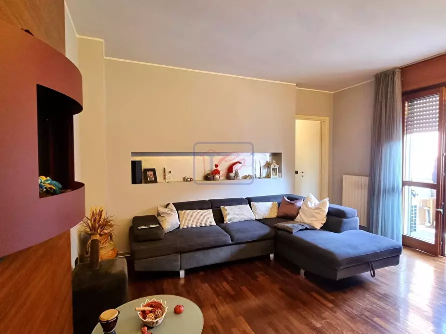 Immagine 3 di Appartamento in vendita  in via silvio pellico a Trezzo Sull'adda