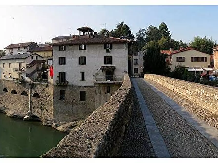 Immagine 10 di Palazzo in vendita  in Via Cialdini a Brembate