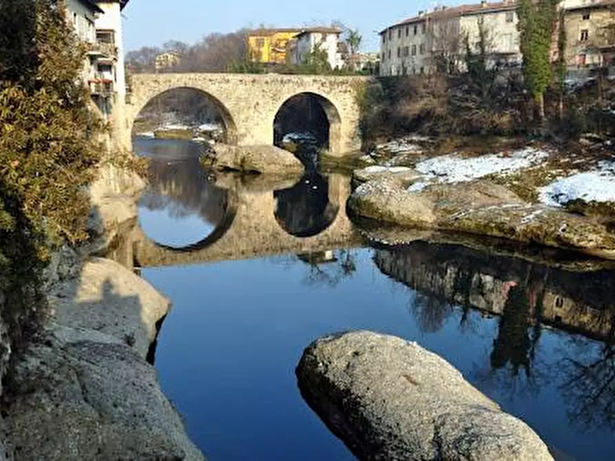 Immagine 12 di Palazzo in vendita  in Via Cialdini a Brembate