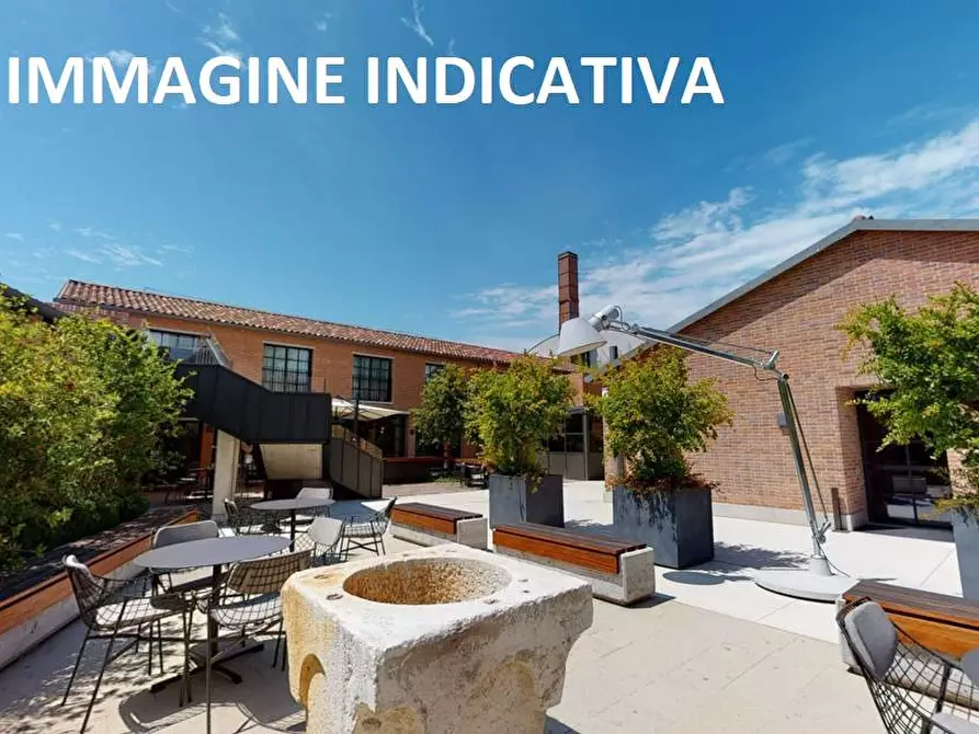 Immagine 3 di Palazzo in vendita  in Via Cialdini a Brembate